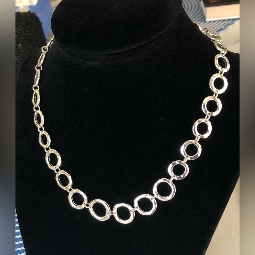 Liz Claiborne Silver Tone Circle Links Necklace